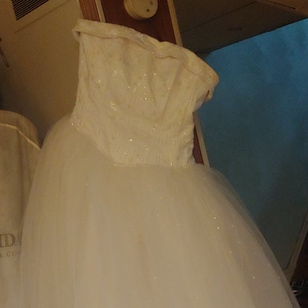 Wedding dress